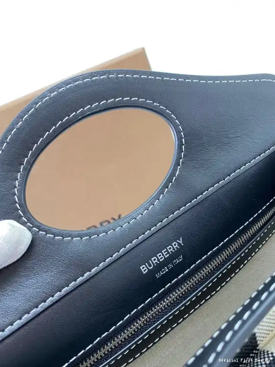 Official FirstBag Ru Pocket Bag BURBERRY 0604